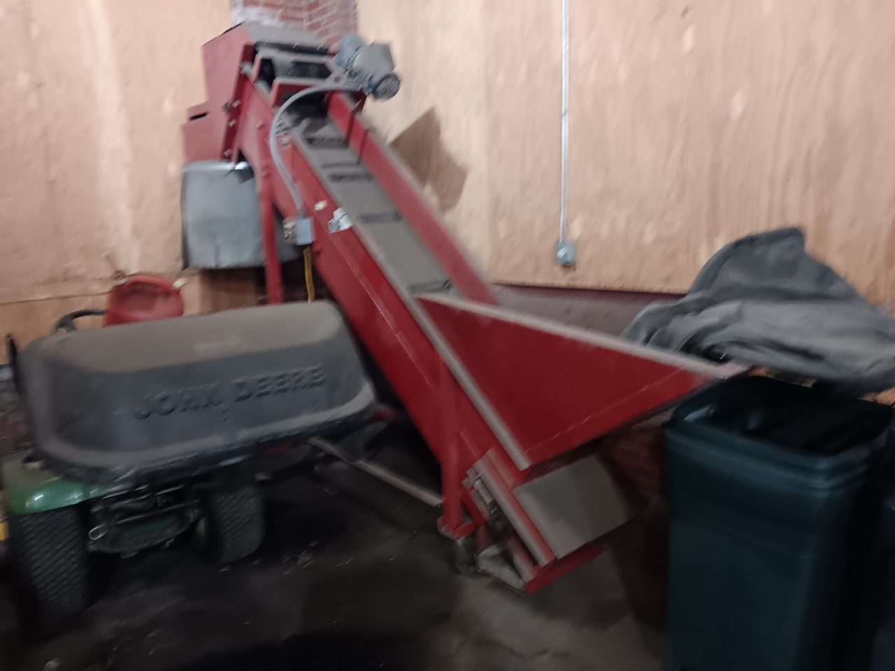 Glass crusher